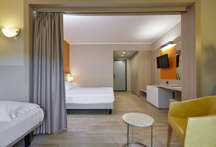 Семейный Номер Вид на Сад, Park Hotel I Lecci