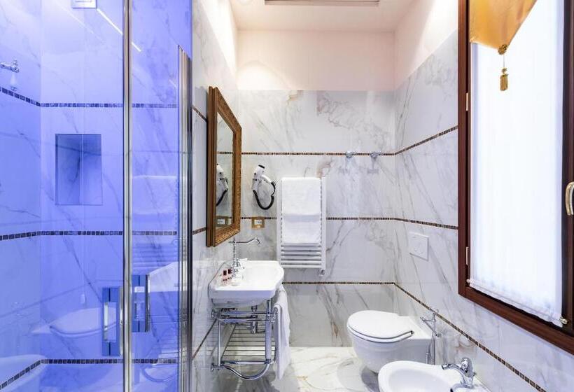 اتاق لوکس با چشم‌انداز, Scandinavia   Relais