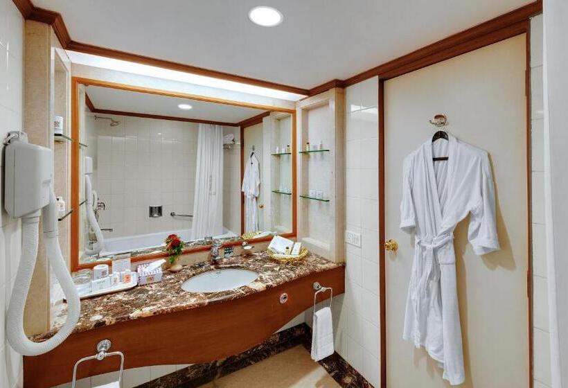 Президентский Люкс, Ambassador Ajanta Hotel, Aurangabad