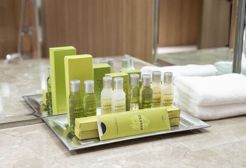 Номер Executive, Hilton Nagoya
