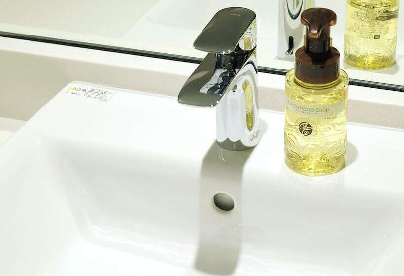 اتاق استاندارد با بالکن, Oriental Hotel Fukuoka Hakata Station