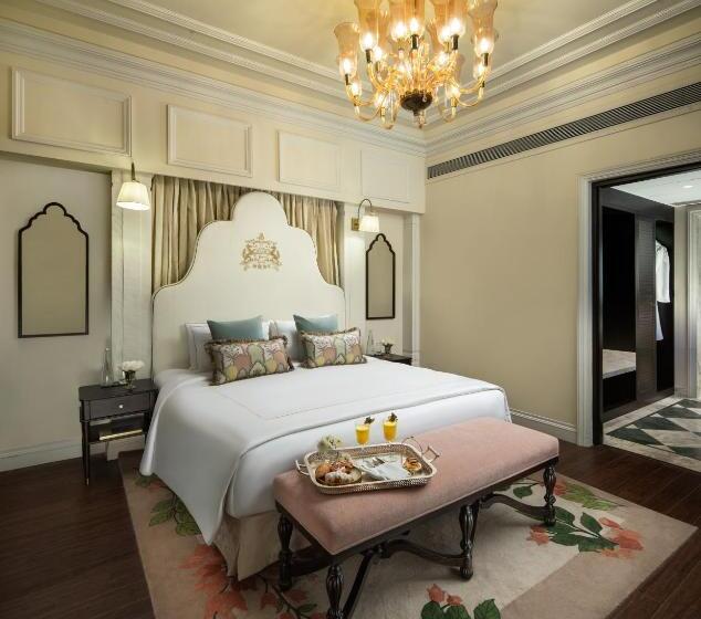 Вилла Deluxe 2 Спальни с Бассейном, Taj Usha Kiran Palace, Gwalior