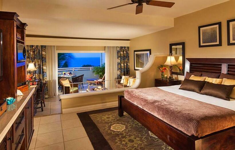 Deluxe Suite Sea View, Beaches Ocho Rios - All Inclusive