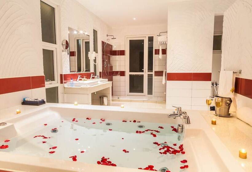 Вилла Deluxe 3 Спальни, Leopard Beach Resort And Spa