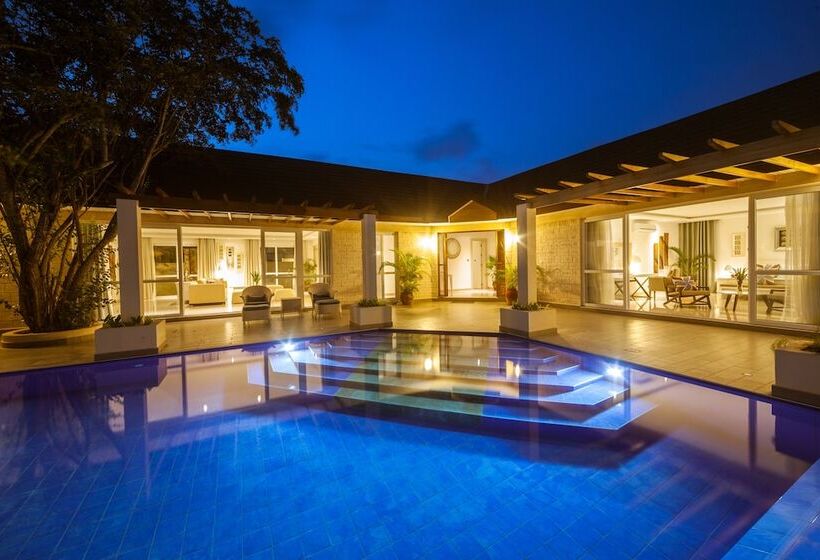 ویلا دلوکس 3 خوابه, Leopard Beach Resort And Spa