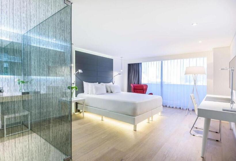 Номер Premium с Балконом, NH Collection Mexico City Reforma