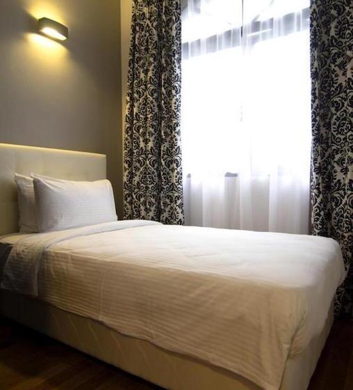 سوییت خانوادگی, Strawberry Park Resort