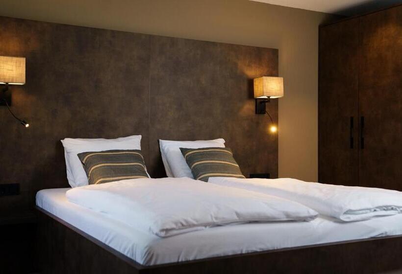 Полулюкс, Hampshire Hotel – Voncken Valkenburg