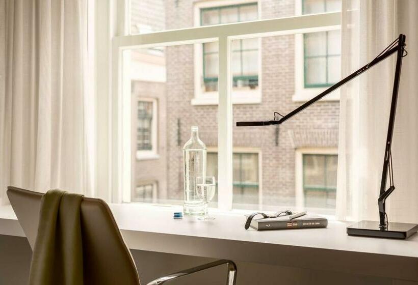 带观景的高级间, NH Collection Amsterdam Barbizon Palace