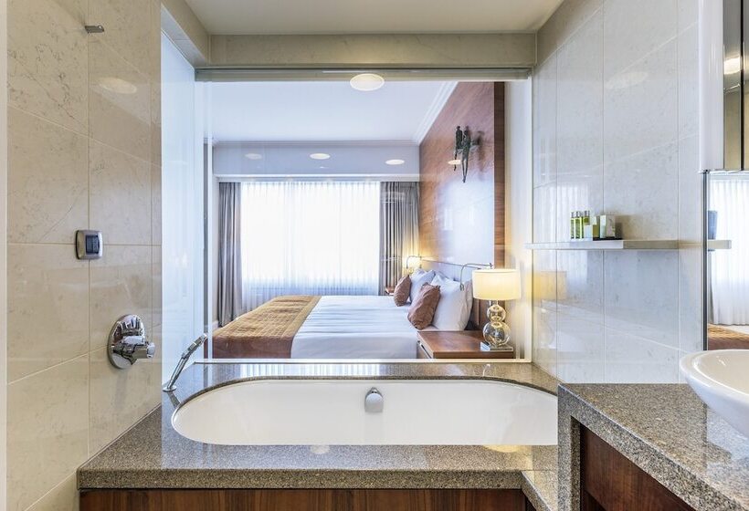 Family Room, Okura Amsterdam – The Leading Hotels Of The World
