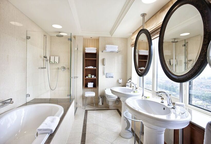 Family Room, Okura Amsterdam – The Leading Hotels Of The World