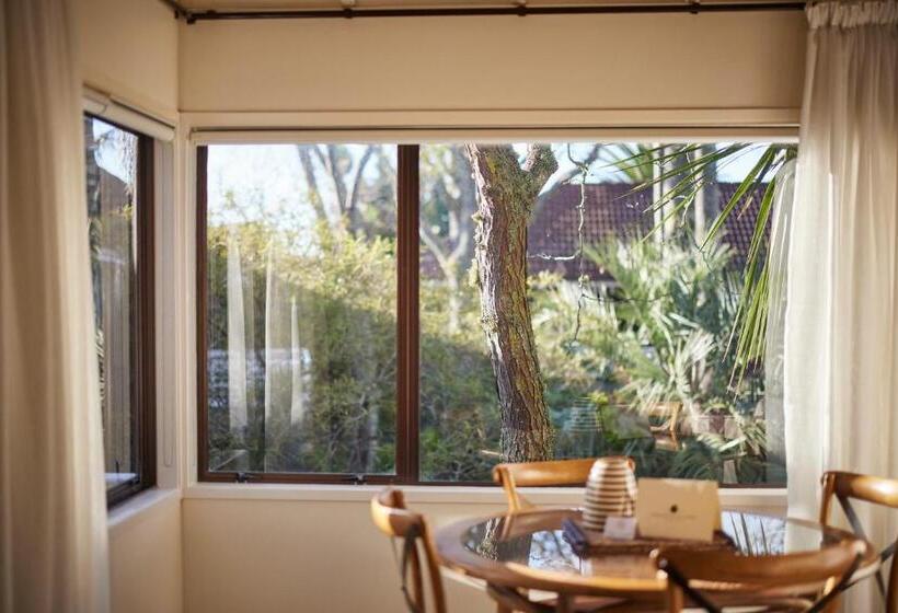Suite, Emerald Inn On Takapuna Beach