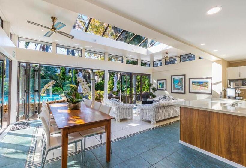 Family Room, Emerald Inn On Takapuna Beach