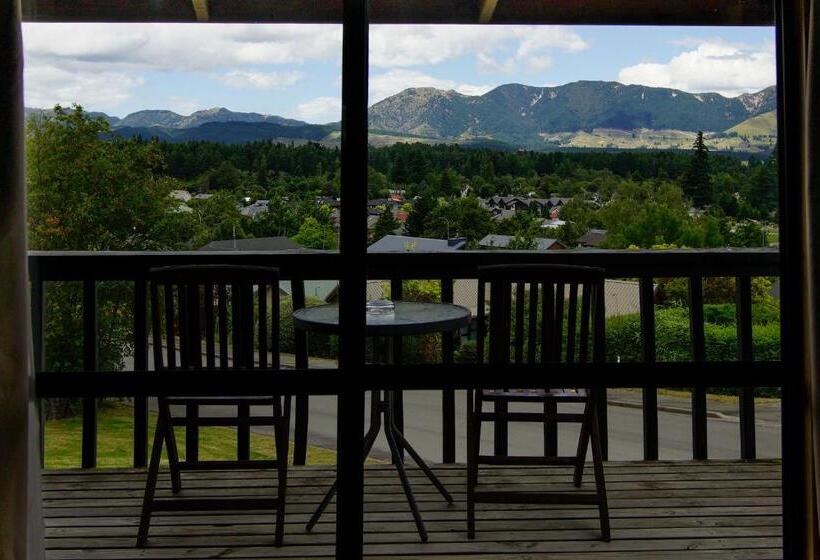 Вилла 2 Спальни, Greenacres Alpine Chalets & Villas