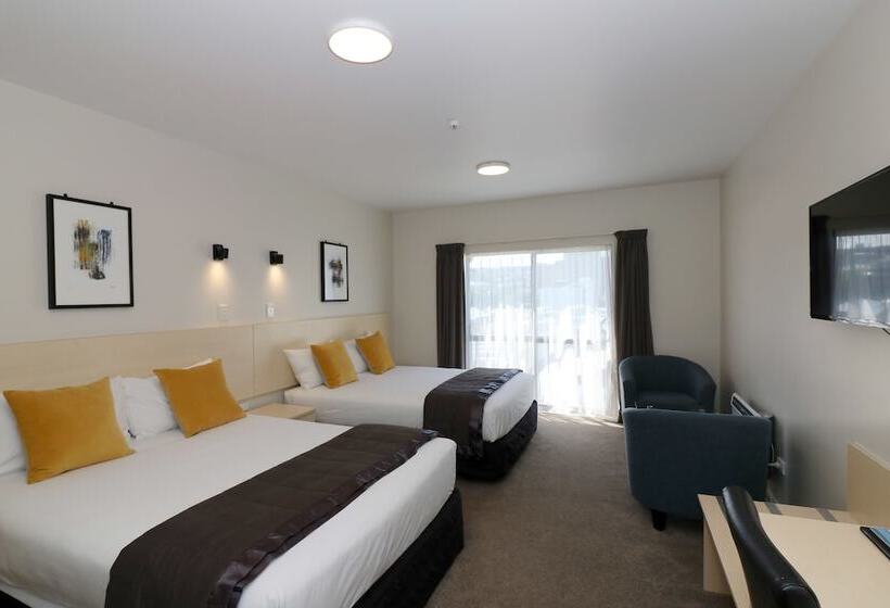 Номер Deluxe, The Victoria Hotel Dunedin