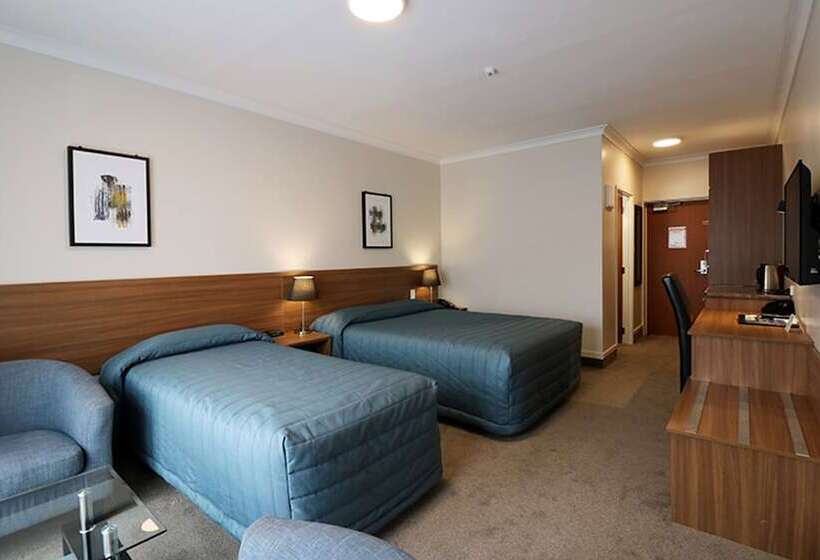 Номер Стандарт, The Victoria Hotel Dunedin
