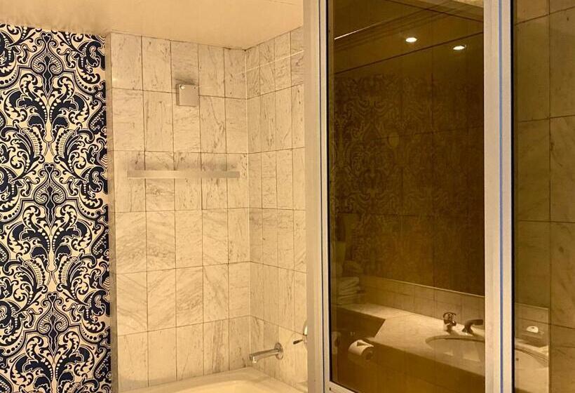 Suite, The Royal Hotel By Coastlands Hotels & Resorts