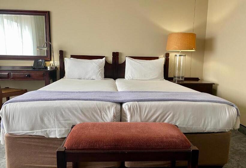Номер Deluxe, The Royal Hotel By Coastlands Hotels & Resorts