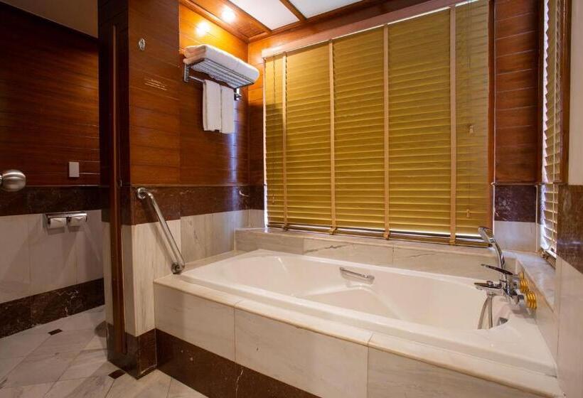 스탠다드 테라스 룸, Thavorn Beach Village Resort & Spa Phuket