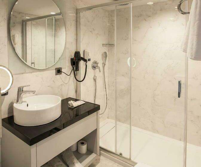 Quarto Classe Business, Hisar Hotel