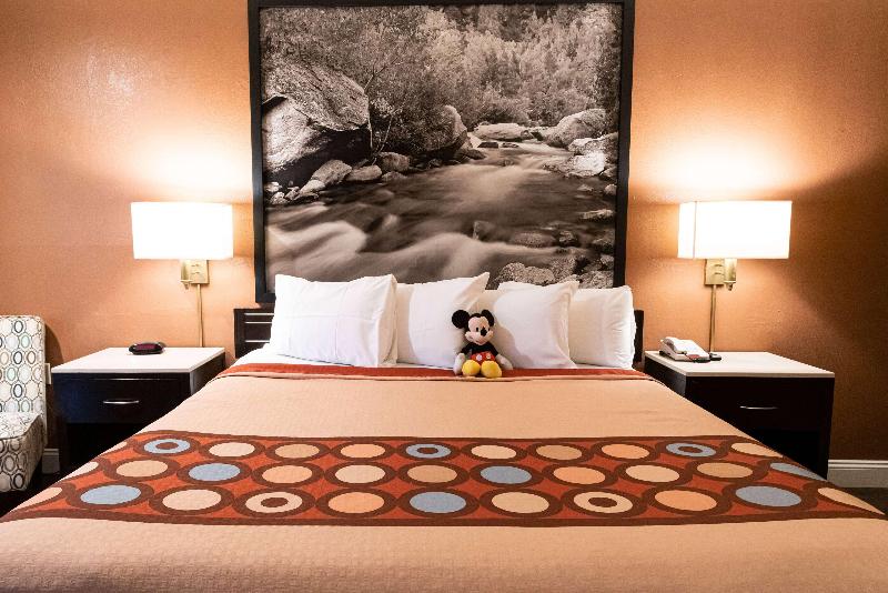 Pokój Standard Łóżko King Size, Super 8 By Wyndham Anaheim/disneyland Drive