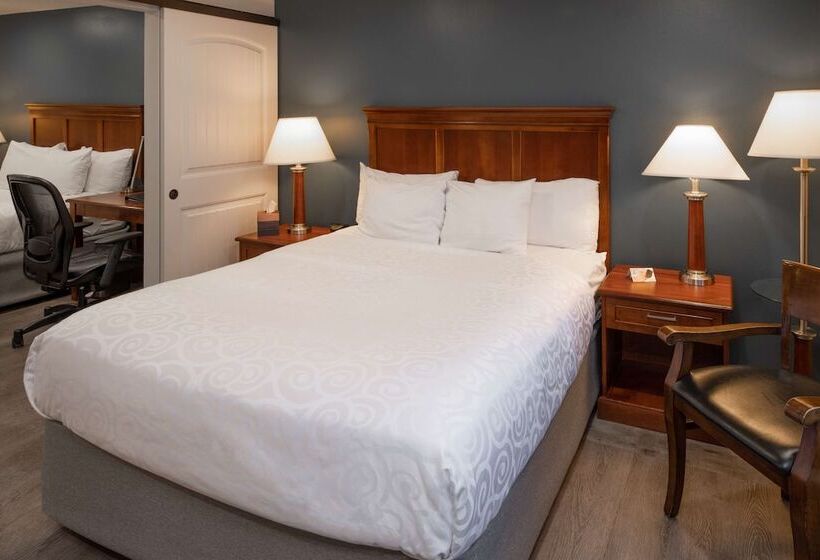 带2个双人床的标准工作室, Best Western Plus Clocktower Inn