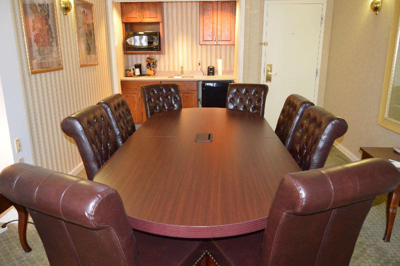 스위트 킹사이즈 침대, Best Western Plus Wilkes Barre Center City