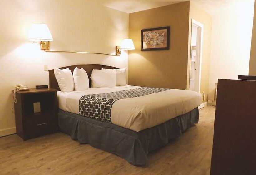 Номер Deluxe, Coratel Inn & Suites By Jasper Mccook