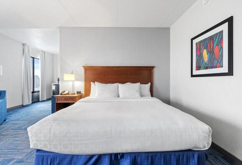 キングサイズベッドのスイートルーム, Allentown Park Hotel, Ascend Hotel Collection