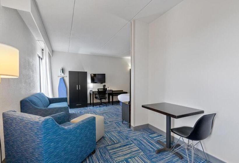 キングサイズベッドのスイートルーム, Allentown Park Hotel, Ascend Hotel Collection