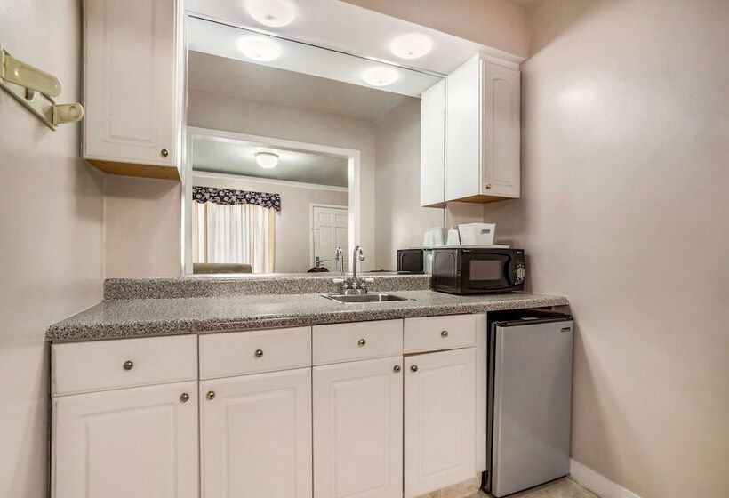 Люкс, Americas Best Value Inn Historic Clewiston Inn