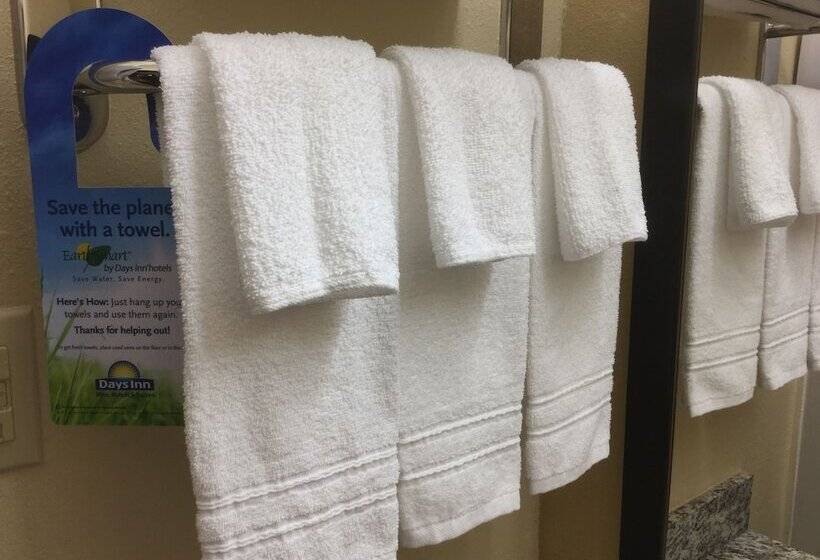 ２ダブルベッドのスタンダードルーム, Days Inn By Wyndham Aiken  Interstate Hwy 20