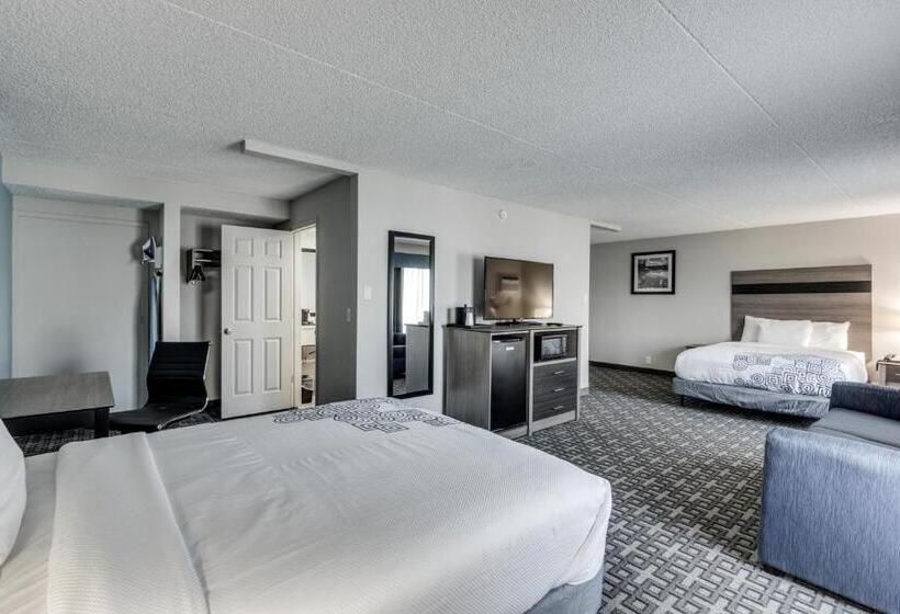 سوییت, Days Inn & Suites By Wyndham Spokane