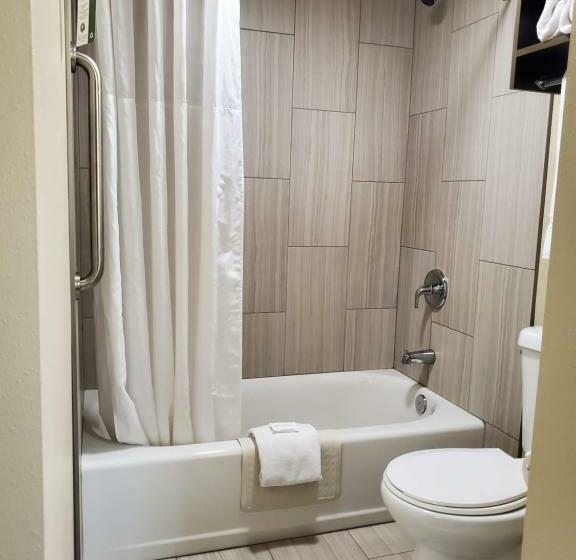 اتاق استاندارد, Ramkota Hotel Watertown