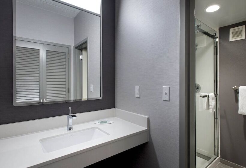 Номер Стандарт 2 Двуспальные Кровати, Courtyard By Marriott Norwalk