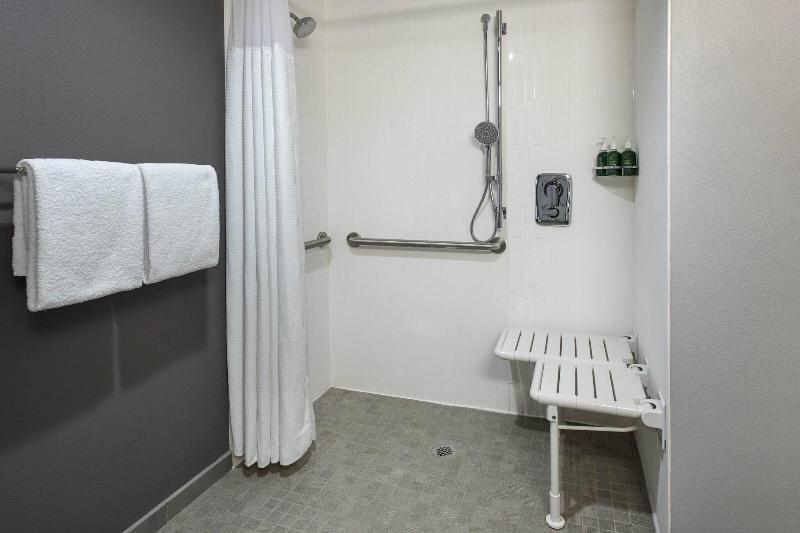 Стандартный Номер Кровать Кинг, Courtyard By Marriott Norwalk