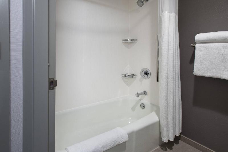 Стандартный Номер Кровать Кинг, Courtyard By Marriott Norwalk
