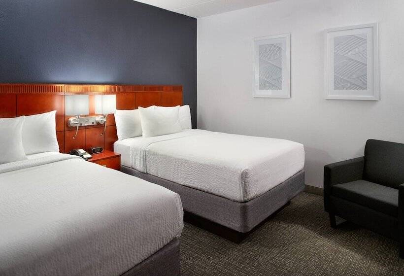 Люкс, Courtyard By Marriott Raleigh Midtown