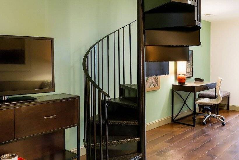 2 Bedroom Suite City View, Indigo Savannah Historic District, An Ihg