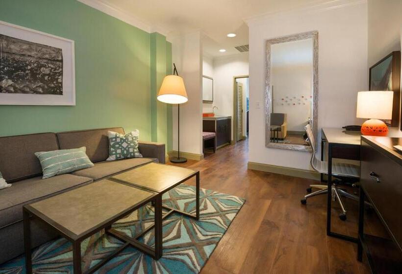 סוויטה מותאמת לאדם עם מוגבלויות, Indigo Savannah Historic District, An Ihg