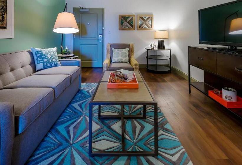 סוויטה מותאמת לאדם עם מוגבלויות, Indigo Savannah Historic District, An Ihg