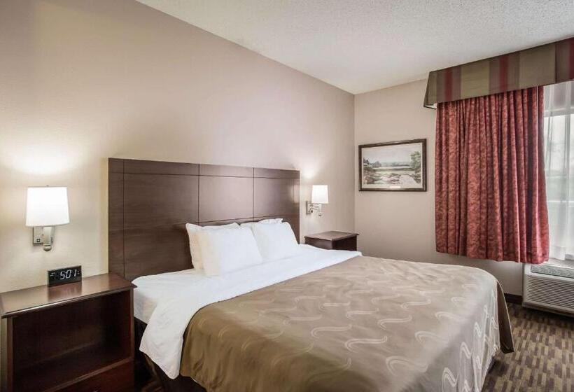 سوئیت با تخت بزرگ, Quality Inn & Suites Lawrence  University Area