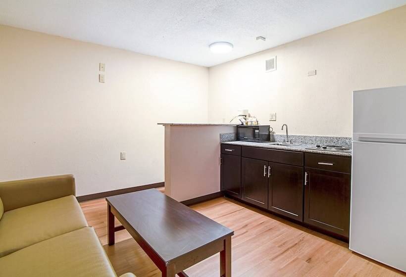 Люкс, Red Roof Inn & Suites Greenwood, Sc
