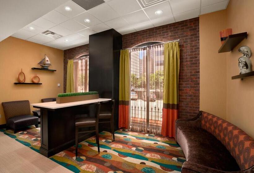 キングサイズベッドのスタンダードルーム, Days Inn By Wyndham Baltimore Inner Harbor
