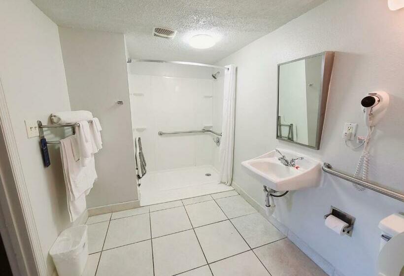 장애인을 위한 스위트, Quality Inn & Suites Orlando East   Ucf Area