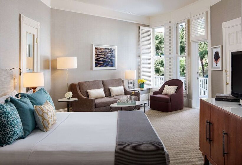 Студия Стандарт Двуспальная Кровать, Del Coronado, Curio Collection By Hilton