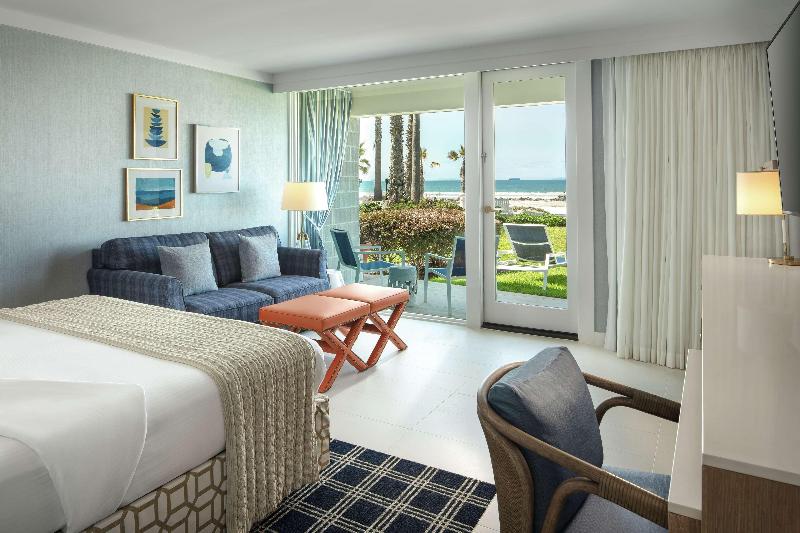 Номер Стандарт Вид на Море, Del Coronado, Curio Collection By Hilton