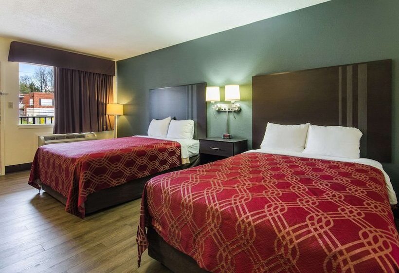 Номер Стандарт 2 Двуспальные Кровати, Econo Lodge Near Motor Speedway