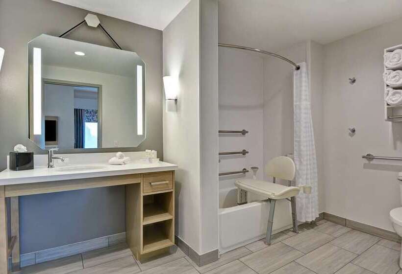 Suite King Size Bed, Embassy Suites By Hilton San Diego Bay Downtown