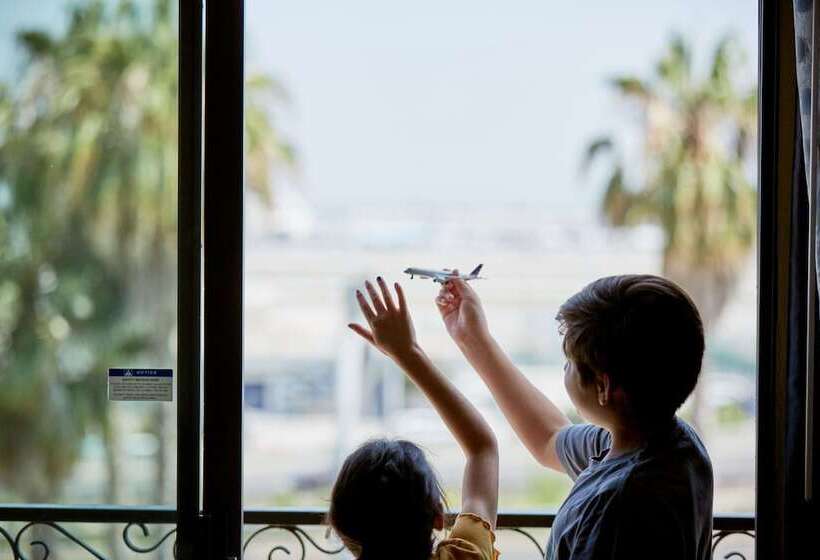 발코니가 있는 스위트, Embassy Suites By Hilton Los Angeles Lax South/el Segundo